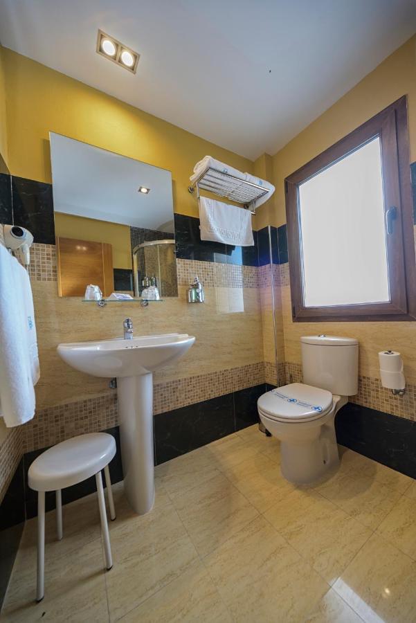Hotel La Barrosa Abejar Buitenkant foto
