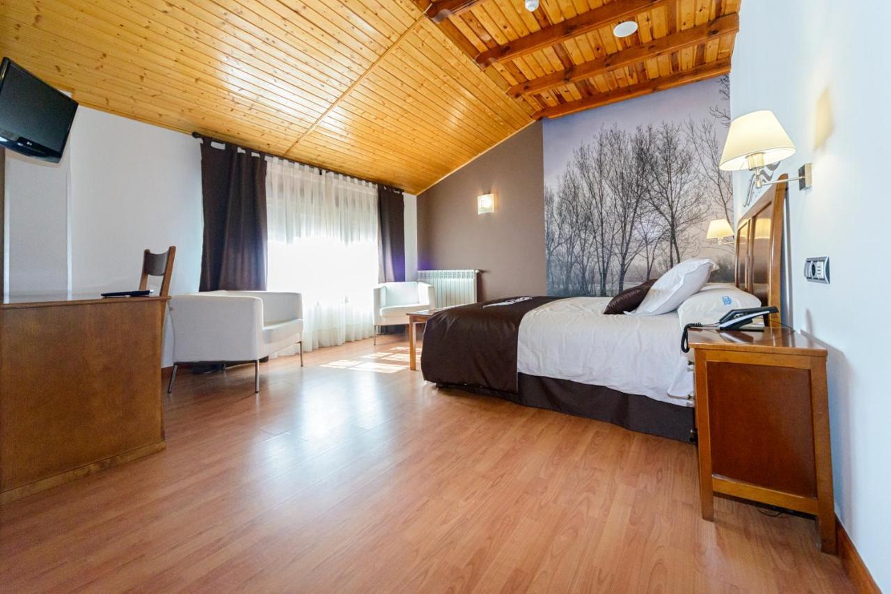 Hotel La Barrosa Abejar Buitenkant foto