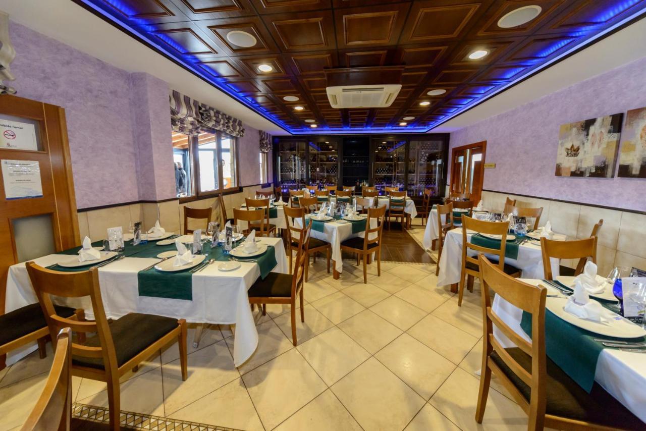 Hotel La Barrosa Abejar Buitenkant foto