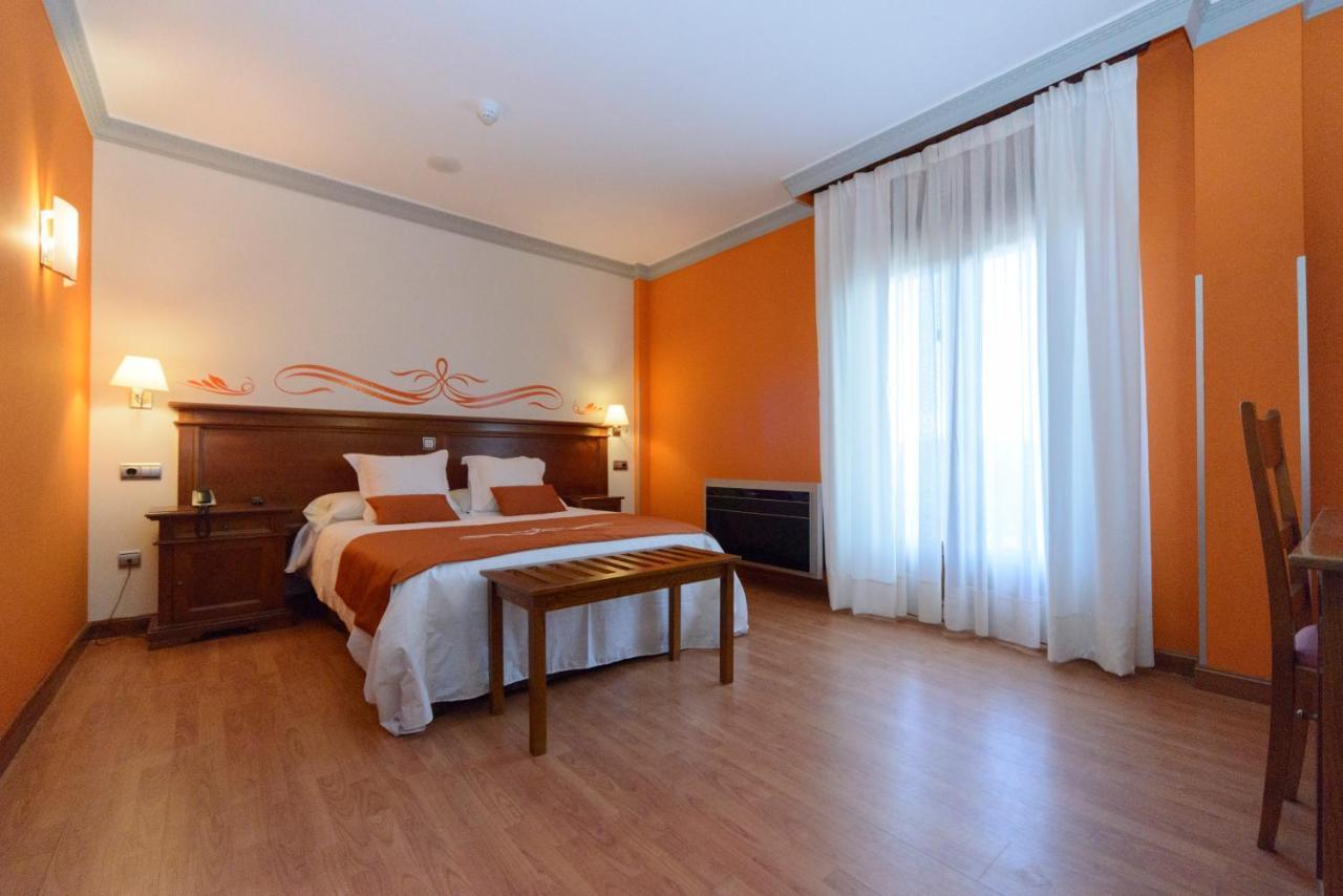 Hotel La Barrosa Abejar Buitenkant foto