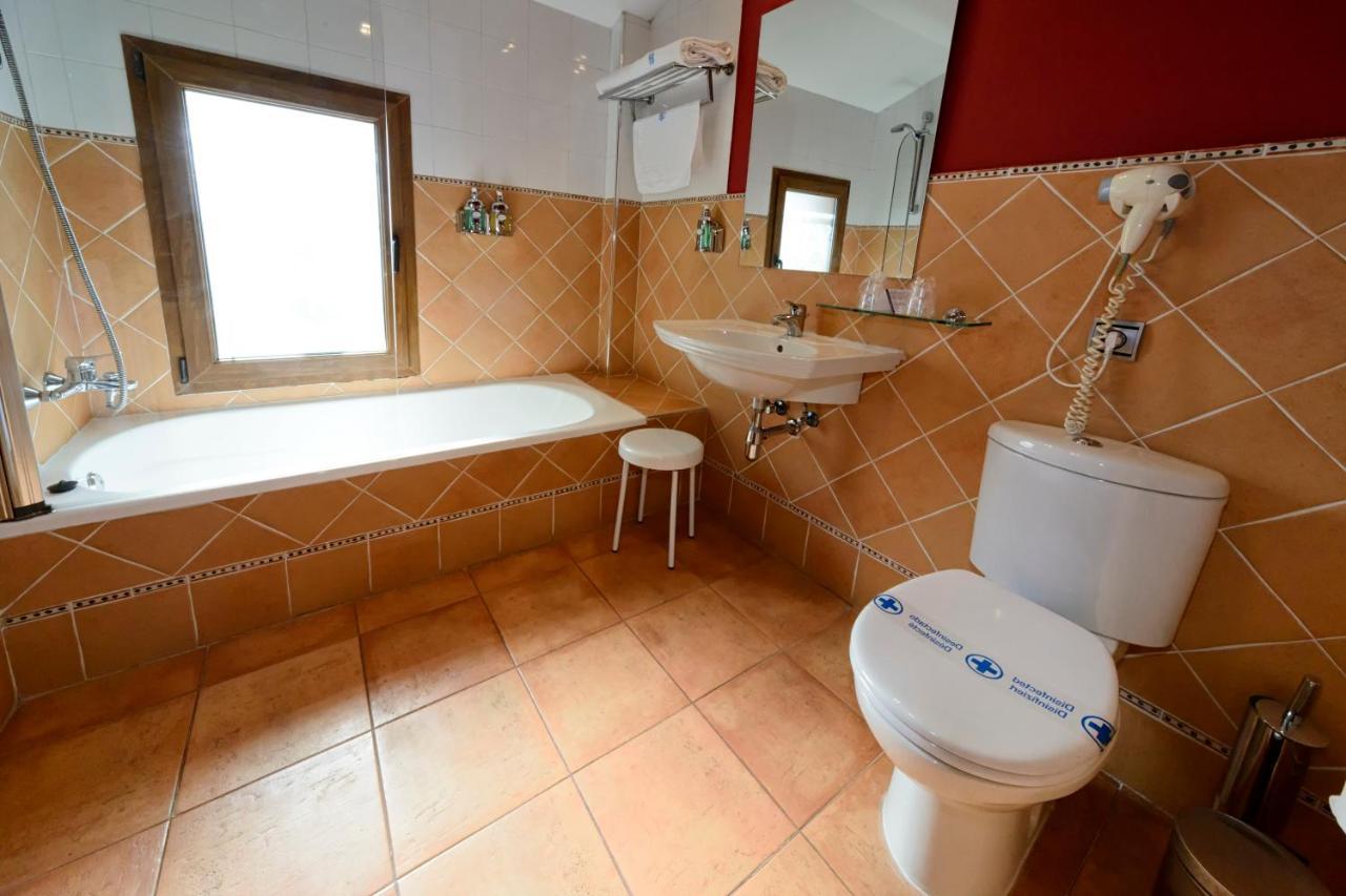 Hotel La Barrosa Abejar Buitenkant foto