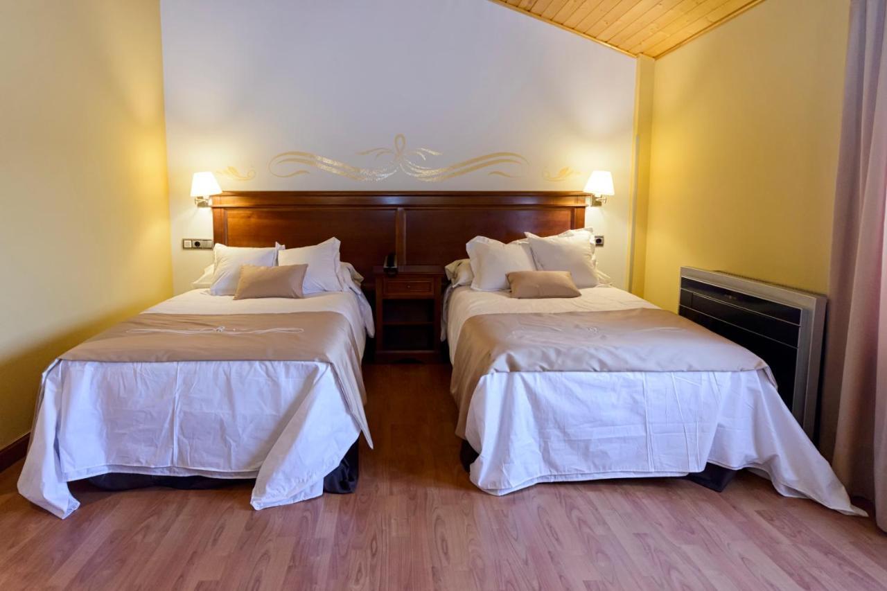 Hotel La Barrosa Abejar Buitenkant foto
