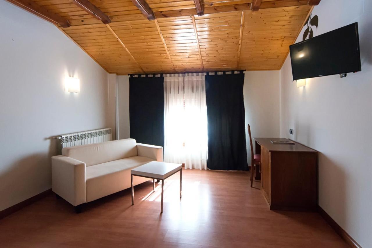Hotel La Barrosa Abejar Buitenkant foto